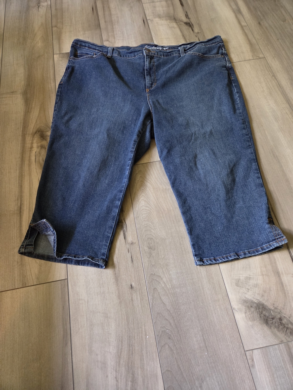Gloria Vanderbilt Blue Denim Capri Jeans Amanda